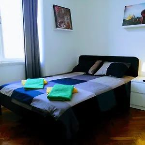 https://pula-center-apartments-and-rooms.in-istria.net